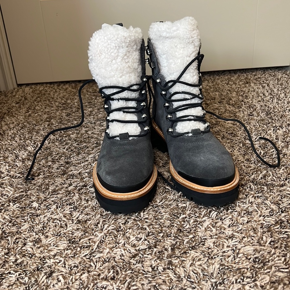 NWOB Marc Fisher Izzie Lugsole Sherling Ankle Boot size 8.5 Dark Grey